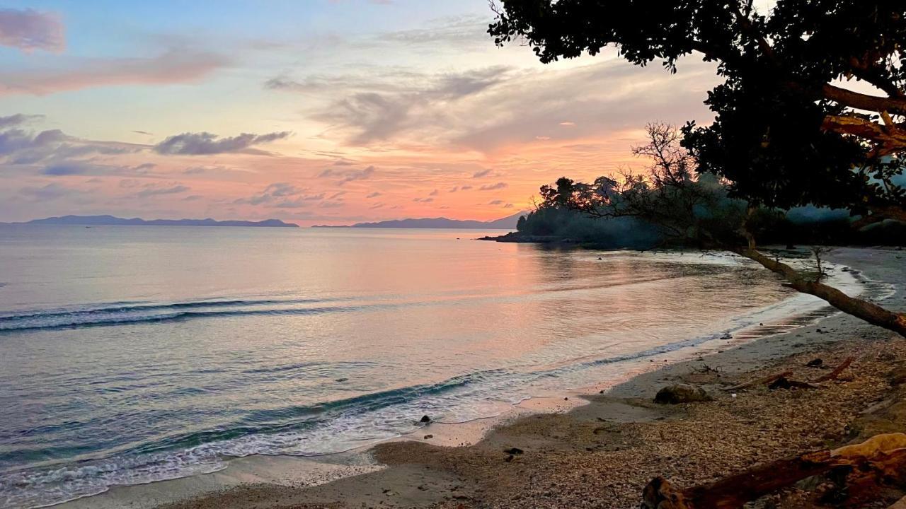 Sunset Beach Resort Weh 사방 외부 사진