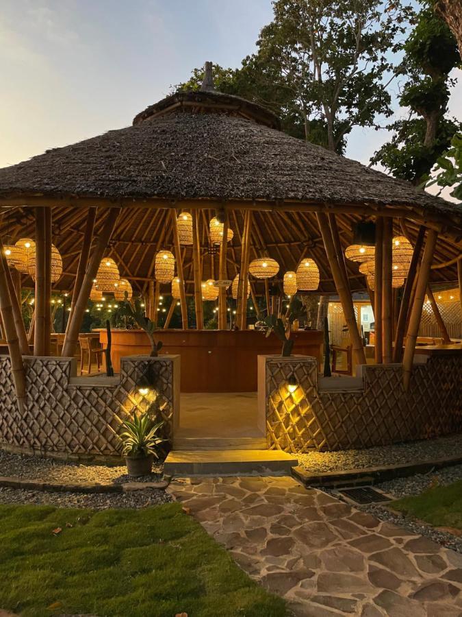 Sunset Beach Resort Weh 사방 외부 사진