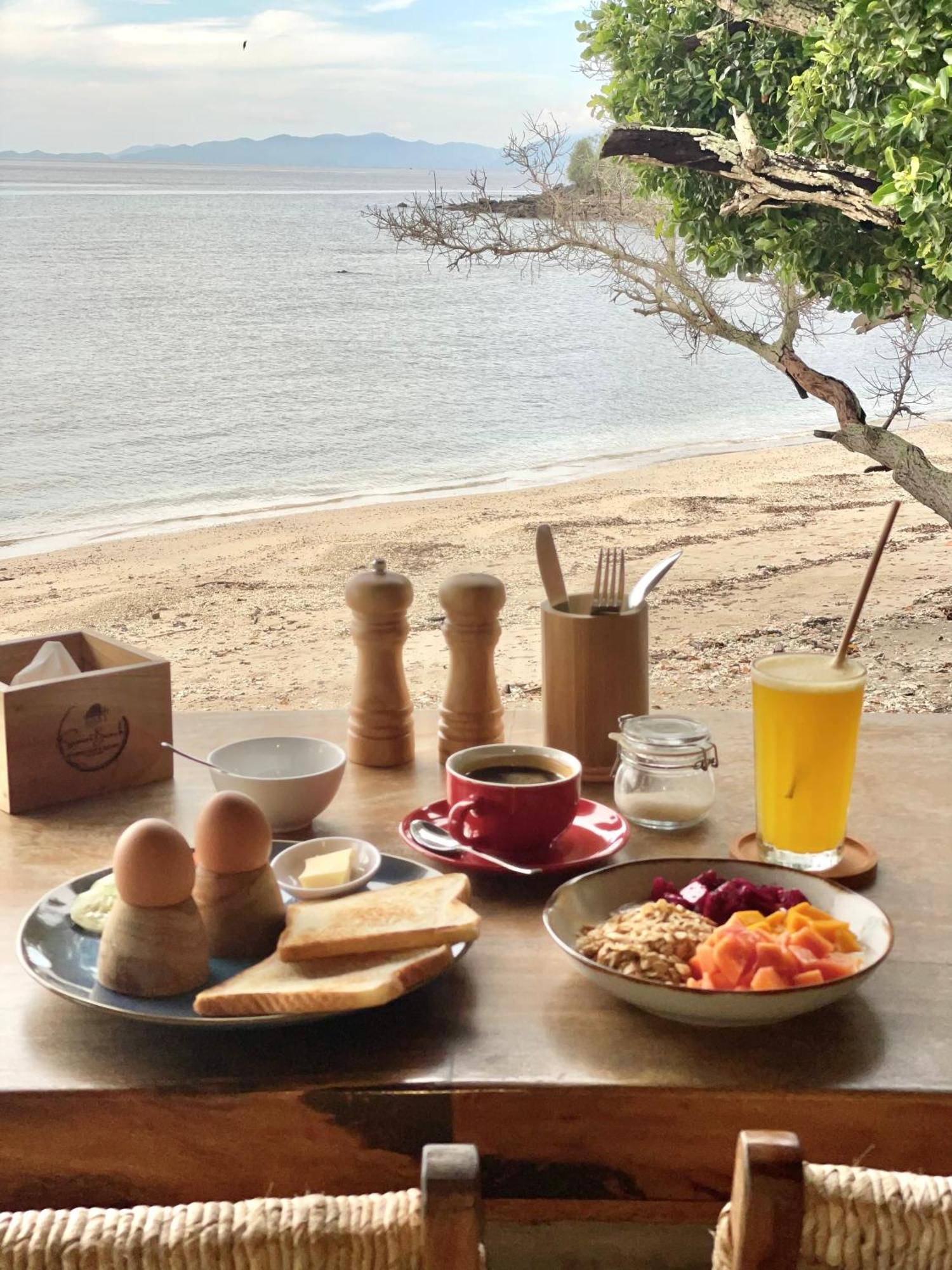 Sunset Beach Resort Weh 사방 외부 사진